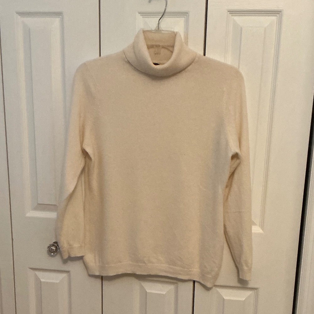 Cashmere Women’s Turtleneck Sweater